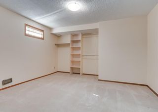 Photo 21: 152 Oakbriar Close SW in Calgary: Palliser Semi Detached (Half Duplex) for sale : MLS®# A2044910