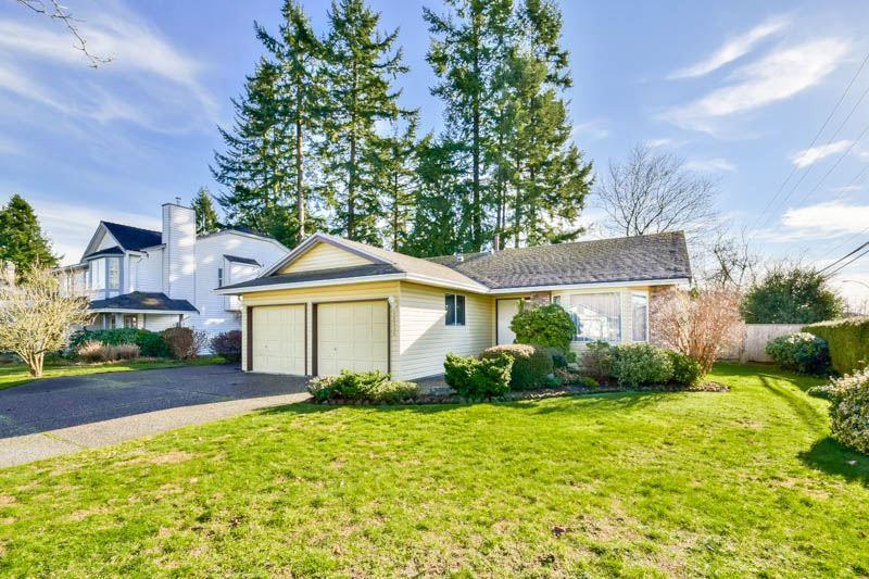 Main Photo: 15616 84A Avenue in Surrey: Fleetwood Tynehead House for sale : MLS®# R2033176