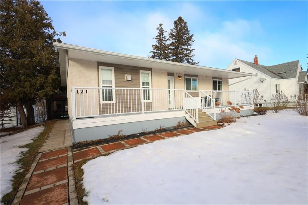 Main Photo: 121 Dominion Street in Emerson: House for sale : MLS®# 202402304