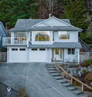 Photo 3: 806 BAYVIEW HEIGHTS Road in Gibsons: Gibsons & Area House for sale in "BAYVIEW HEIGHTS" (Sunshine Coast)  : MLS®# R2749360