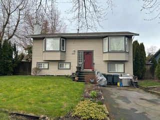 Photo 1: 18281 HUNTER Place in Surrey: Cloverdale BC House for sale (Cloverdale)  : MLS®# R2854640
