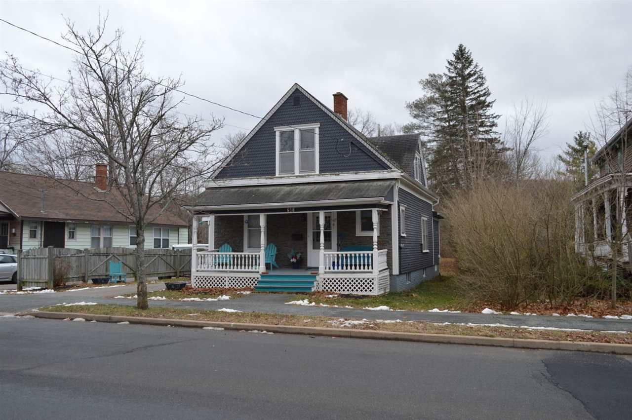Main Photo: 658 WEST MAIN Street in Kentville: 404-Kings County Residential for sale (Annapolis Valley)  : MLS®# 201927084