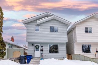 Main Photo: 216 A N Avenue South in Saskatoon: Pleasant Hill Residential for sale : MLS®# SK917769