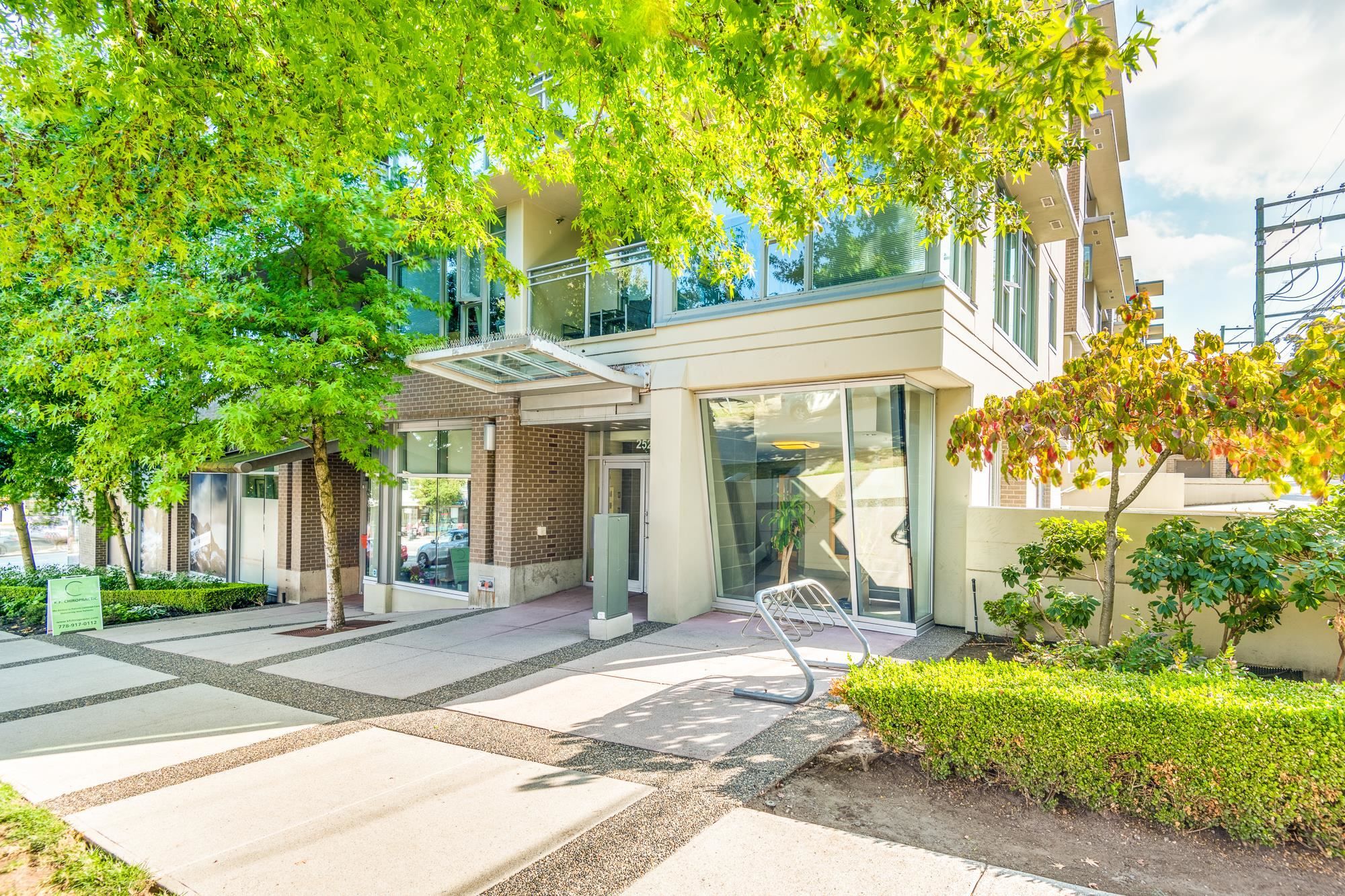Main Photo: 409 2520 MANITOBA Street in Vancouver: Mount Pleasant VW Condo for sale in "THE VUE" (Vancouver West)  : MLS®# R2836299