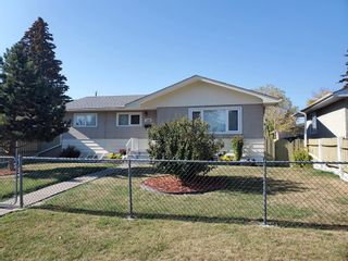 Photo 2: 1523 47 Street SE in Calgary: Forest Lawn Detached for sale : MLS®# A2020953