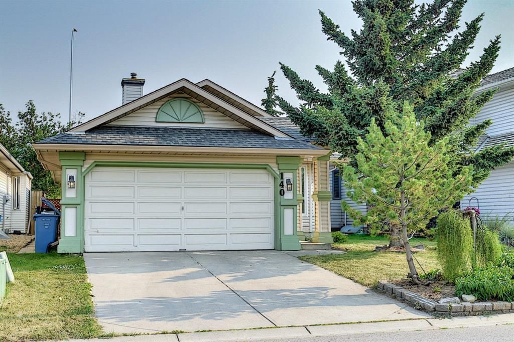 Main Photo: 140 Valley Meadow Close NW in Calgary: Valley Ridge Detached for sale : MLS®# A1146483
