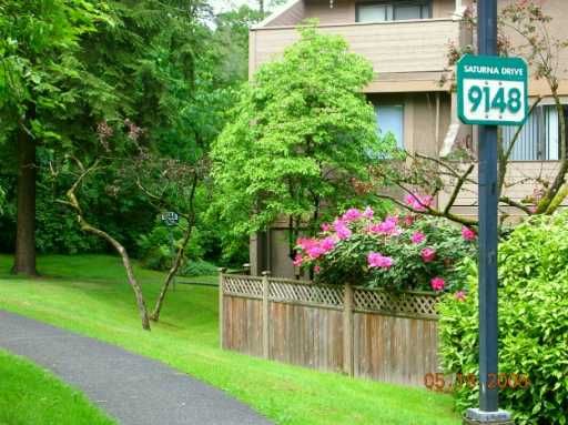 Photo 2: Photos: 102 9146 SATURNA DR in Burnaby: Simon Fraser Hills Townhouse for sale (Burnaby North)  : MLS®# V591767