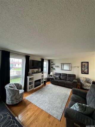 Photo 2: 2332 Hamelin Street in North Battleford: Fairview Heights Residential for sale : MLS®# SK968124