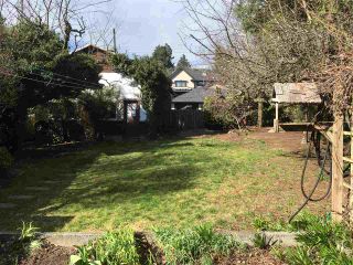 Photo 2: 508 EAST 10TH Street in North Vancouver: Boulevard House for sale : MLS®# R2384073