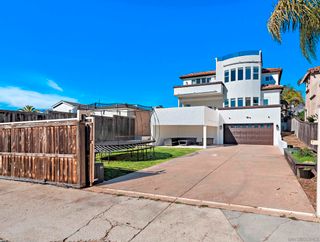 Photo 4: PACIFIC BEACH House for sale : 5 bedrooms : 819 Van Nuys St in San Diego