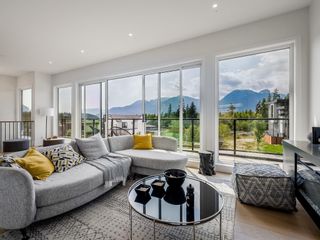 Photo 3: 12 3385 MAMQUAM Road in Squamish: University Highlands House for sale in "Legacy Ridge" : MLS®# R2871696