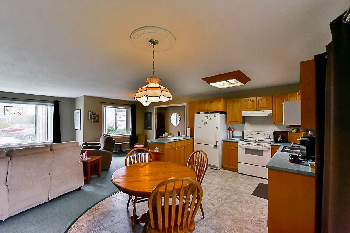 Photo 7: Photos: 45240 BLUEJAY Avenue in Sardis: Sardis West Vedder Rd House for sale : MLS®# R2112379