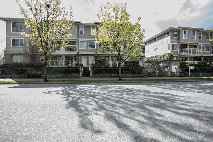 Main Photo: 202 2432 WELCHER Avenue in Port Coquitlam: Central Pt Coquitlam Townhouse for sale : MLS®# R2052975