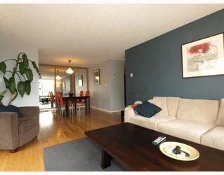 Photo 5: 303 540 LONSDALE Avenue in North_Vancouver: Lower Lonsdale Condo for sale in "Grosvenor Place" (North Vancouver)  : MLS®# V757552