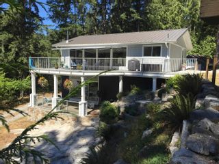 Photo 2: 5079 ELLIOT Road in Garden Bay: Pender Harbour Egmont House for sale (Sunshine Coast)  : MLS®# R2714117