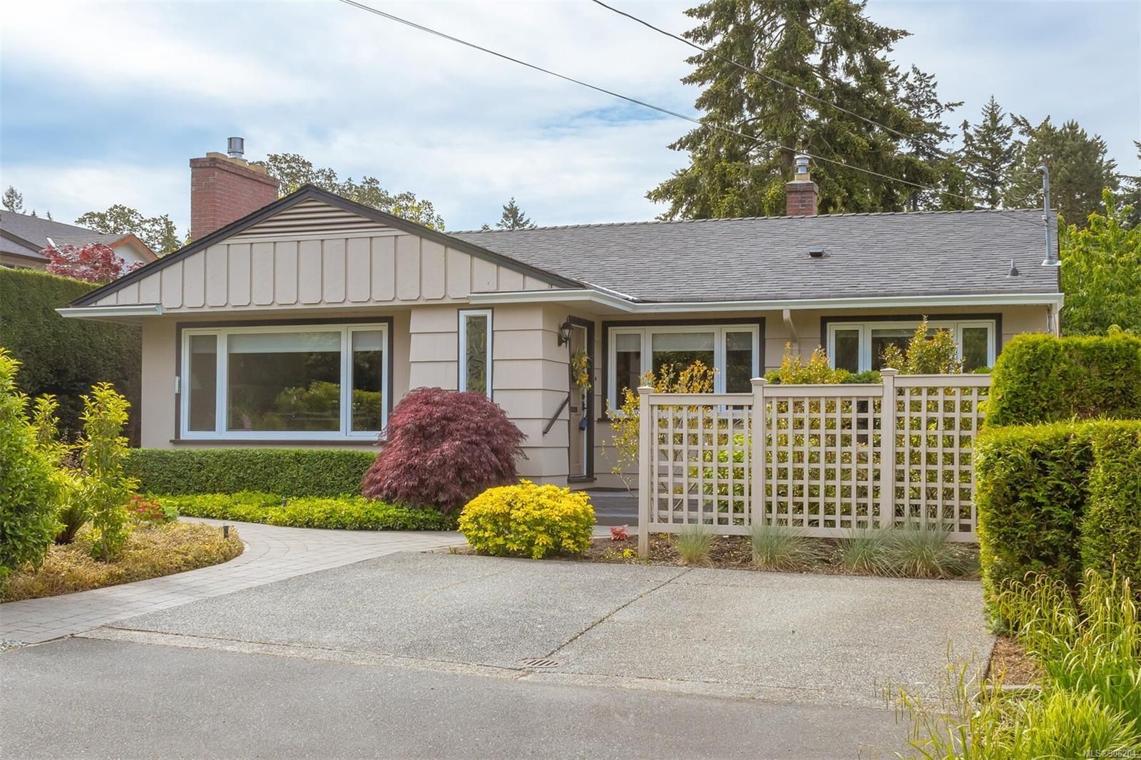 Main Photo: 1181 Union Rd in Saanich: SE Maplewood House for sale (Saanich East)  : MLS®# 906204