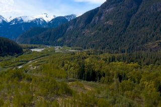 Photo 4: 1184 SQUAMISH RIVER Way in Squamish: Upper Squamish House for sale in "Upper Squamish" (Whistler)  : MLS®# R2887158