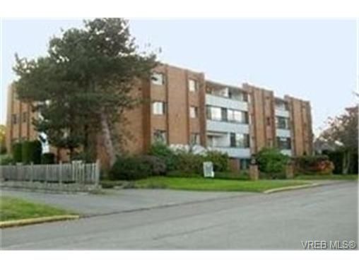 Main Photo: 203 853 Selkirk Ave in VICTORIA: Es Kinsmen Park Condo for sale (Esquimalt)  : MLS®# 464020