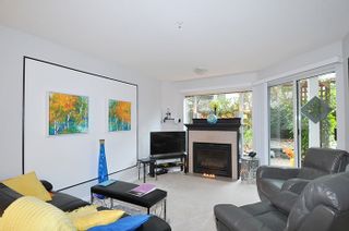 Photo 14: 214 11605 227 Street in Maple Ridge: East Central Condo for sale in "HILLCREST" : MLS®# R2027390
