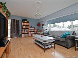 Photo 3: 1209 Alan Rd in VICTORIA: SW Layritz House for sale (Saanich West)  : MLS®# 751985