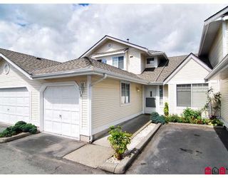 Photo 1: 16 8737 212TH Street in Langley: Walnut Grove Townhouse for sale in "CHARTWELL GREEN" : MLS®# F2824690