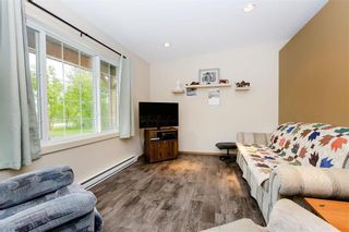 Photo 11: 46 Park Lane in Marchand: R16 Residential for sale : MLS®# 202314484