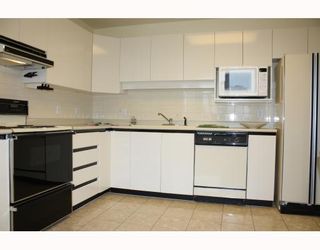 Photo 4: 500 6521 BONSOR Avenue in Burnaby: Metrotown Condo for sale in "SYMPHONY ONE" (Burnaby South)  : MLS®# V775755