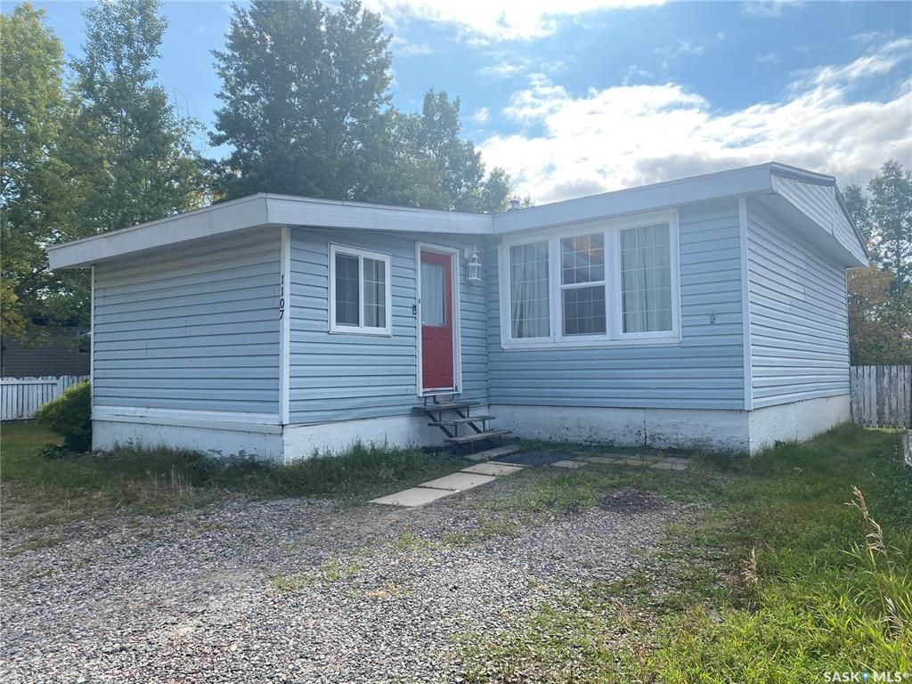 Main Photo: 1107 Dalby Crescent in La Ronge: Residential for sale : MLS®# SK945798