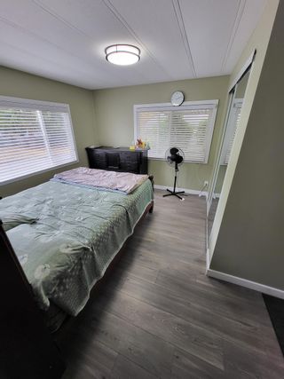 Photo 5: 46 13650 80 Avenue in Surrey: Bear Creek Green Timbers Manufactured Home for sale : MLS®# R2810903