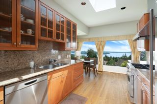 Photo 9: 2233 WESTHILL DRIVE in West Vancouver: Westhill House for sale : MLS®# R2701711