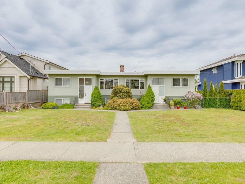 FEATURED LISTING: 6865 - 6867 CURTIS Street Burnaby