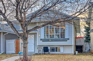 Photo 3: 75 Martinwood Way NE in Calgary: Martindale Detached for sale : MLS®# A2098015