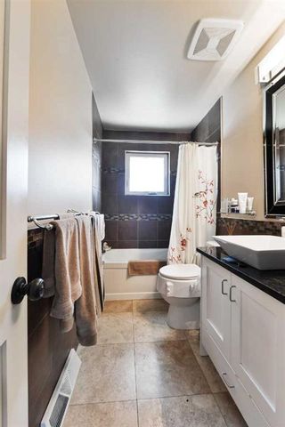 Photo 13: 3124 46 Street SW in Calgary: Glenbrook Detached for sale : MLS®# A2129562