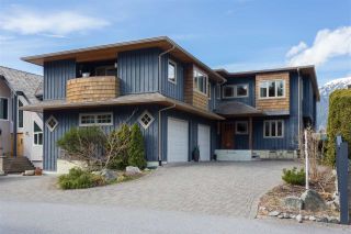 Photo 1: 2001 CLIFFSIDE Lane in Squamish: Hospital Hill House for sale : MLS®# R2249140