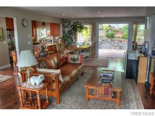 Photo 6: 5036 Sunrise Terr in VICTORIA: SE Cordova Bay House for sale (Saanich East)  : MLS®# 743056