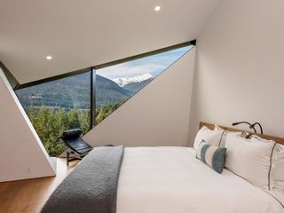 Photo 14: 3801 SUNRIDGE Place in Whistler: Brio House for sale in "Sunridge Plateau" : MLS®# R2810871