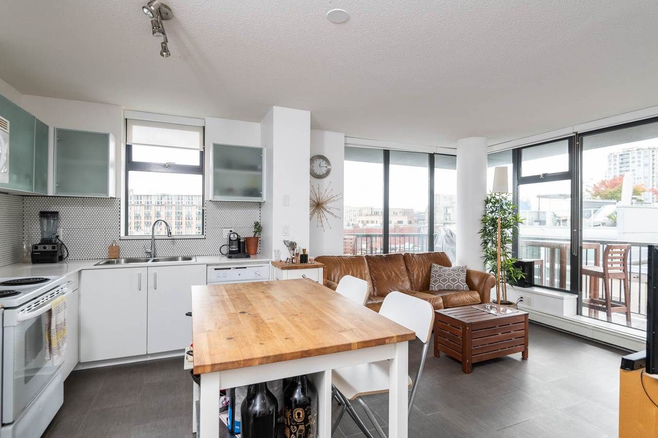 Main Photo: 902 66 W CORDOVA STREET in Vancouver: Downtown VW Condo for sale (Vancouver West)  : MLS®# R2310428