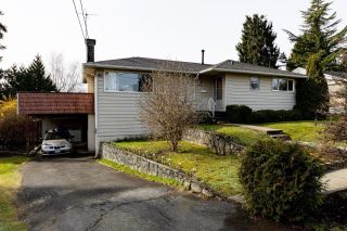 Photo 2: 2426 LAURALYNN Drive in North Vancouver: Westlynn House for sale in "WESTLYNN" : MLS®# R2681417