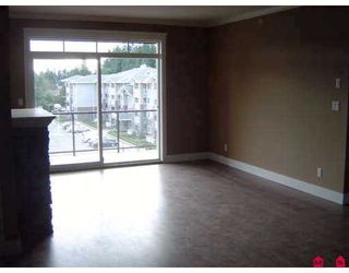 Photo 5: 33338 MAYFAIR Ave in Abbotsford: Central Abbotsford Condo for sale in "The Sterling" : MLS®# F2703610