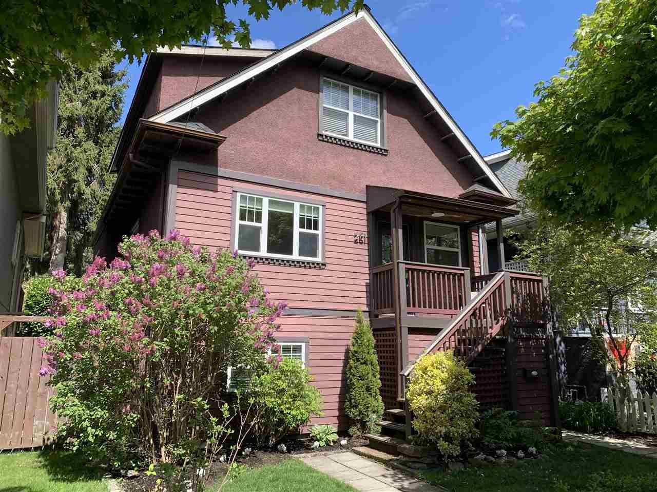 Main Photo: 281 E 32ND Avenue in Vancouver: Main House for sale (Vancouver East)  : MLS®# R2452265