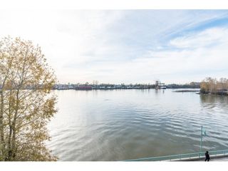 Photo 17: 411 2020 SE KENT Avenue in Vancouver: South Marine Condo for sale in "Tugboat Landing" (Vancouver East)  : MLS®# R2418347