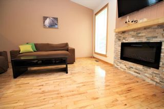 Photo 3: 63 Sandpiper Drive in Winnipeg: Richmond West Residential for sale (1S)  : MLS®# 202212324