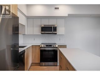 Photo 3: 604 Cawston Avenue Unit# 602 in Kelowna: House for sale : MLS®# 10310465