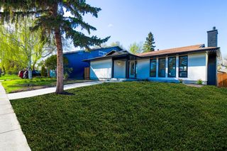 Photo 2: 1124 Lake Bonavista Drive SE in Calgary: Lake Bonavista Detached for sale : MLS®# A1109890