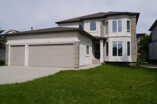 Photo 1: 1053 Lee Boulevard in Winnipeg: Single Family Detached for sale