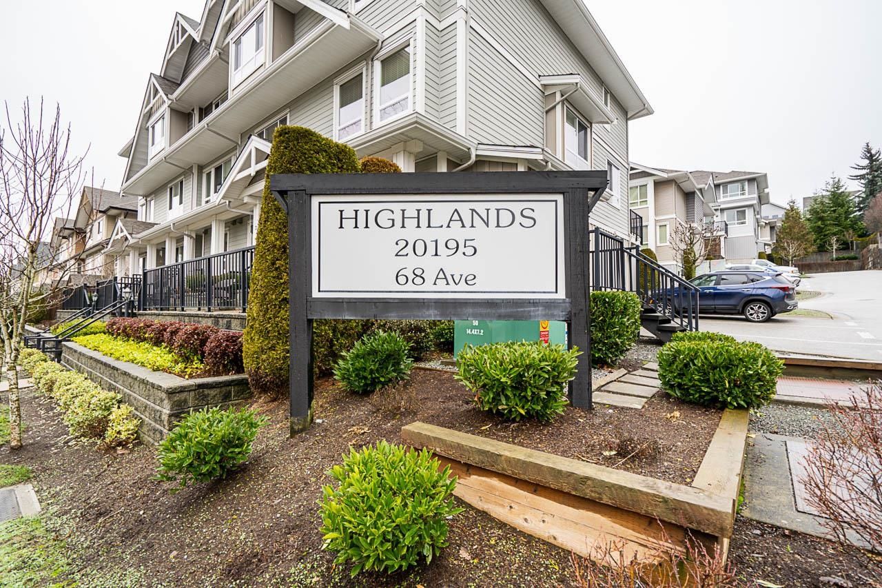 Main Photo: 18 20195 68 Avenue in Langley: Willoughby Heights Townhouse for sale : MLS®# R2746792