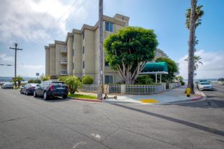 Photo 3: CROWN POINT Condo for sale : 1 bedrooms : 3833 LAMONT ST. #3F in SAN DIEGO