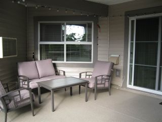 Photo 6: 207 17769 57 Avenue in Surrey: Cloverdale BC Condo for sale in "CLOVER DOWNS ESTATES" (Cloverdale)  : MLS®# R2079598
