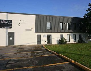 Photo 1: 1480 Michael St in Ottawa: Eastway Gardens/Industrial Park Office for lease : MLS®# 1006732
