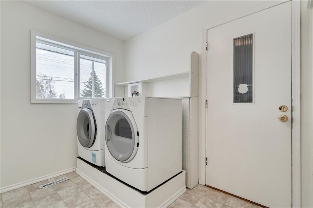 Photo 28: Photos: 936 TRAFFORD Drive NW in Calgary: Thorncliffe Detached for sale : MLS®# C4219404